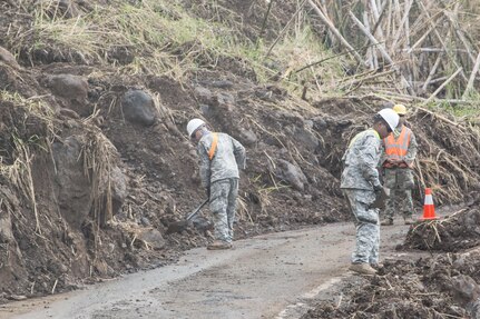 1st MSC commander surveys Hurricane Maria recovery