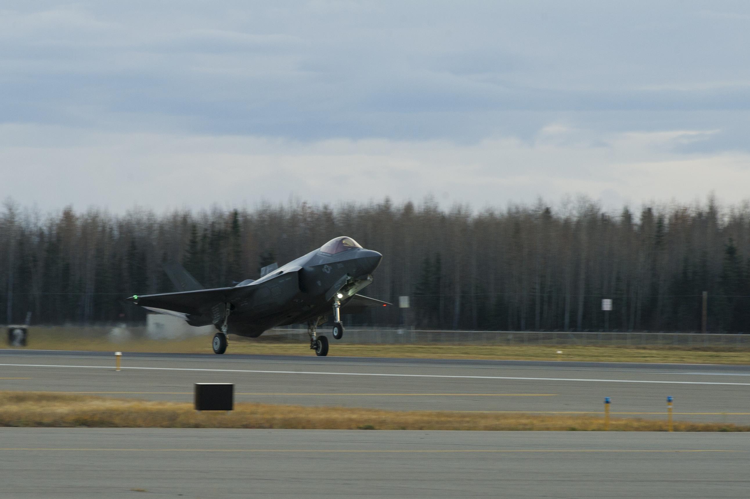 F35A arrives at Eielson for testing > Eielson Air Force Base > Article