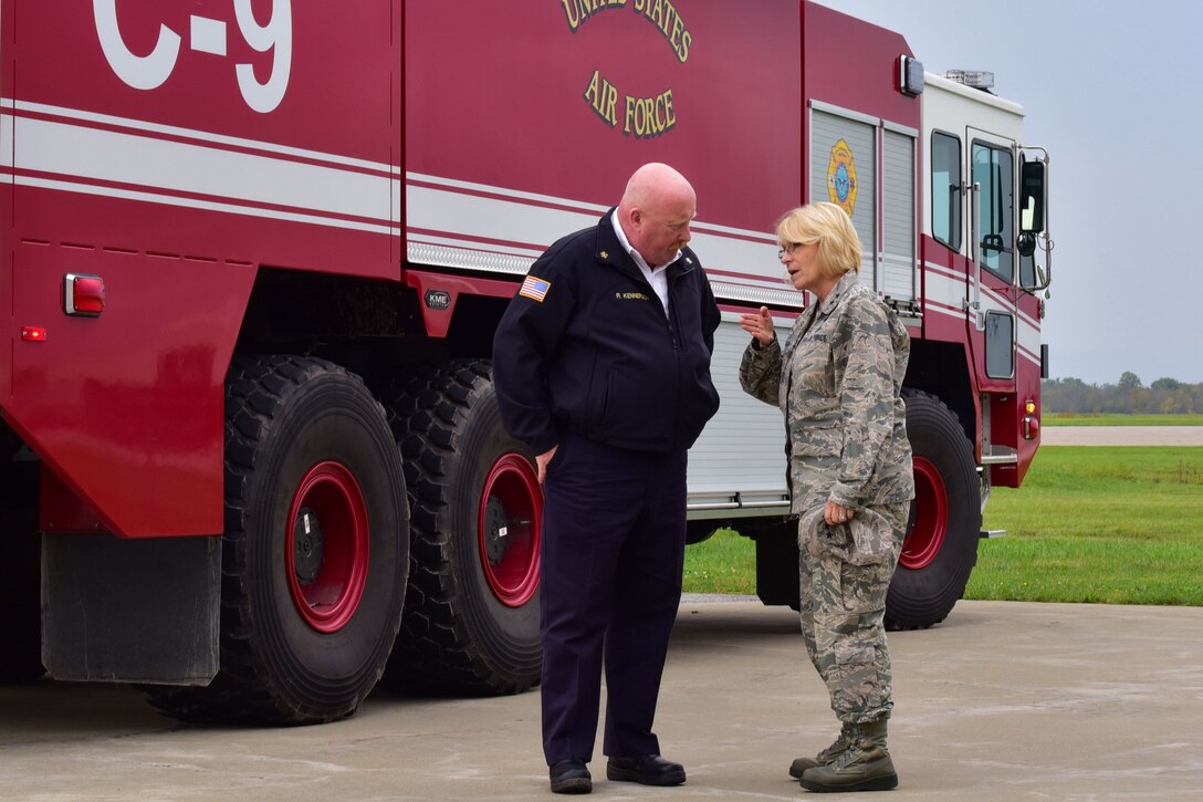 Maj. Gen. Johnson visits base