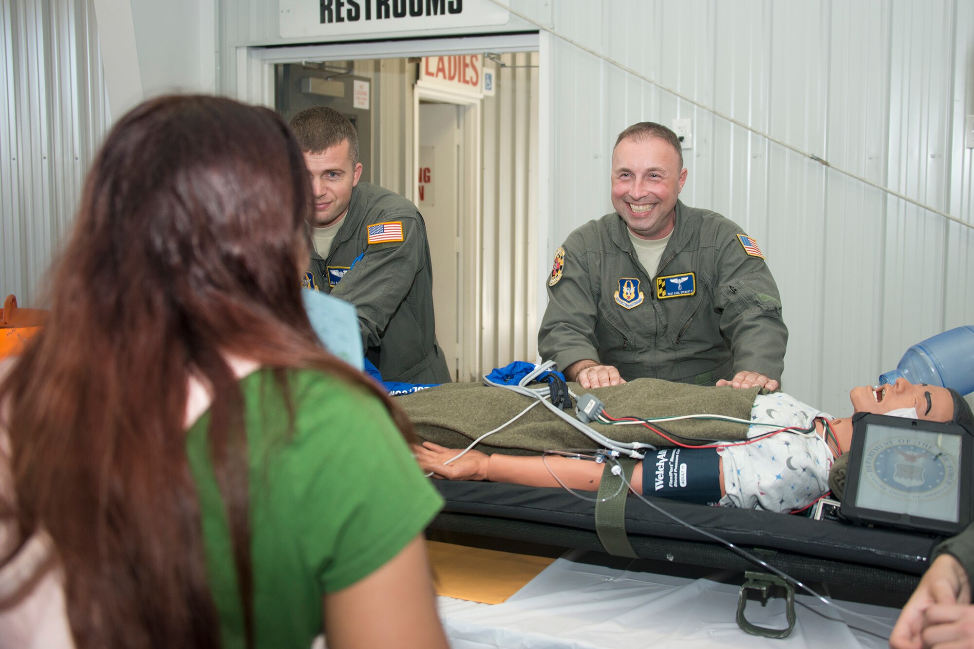 Airmen inspire youth at career fair