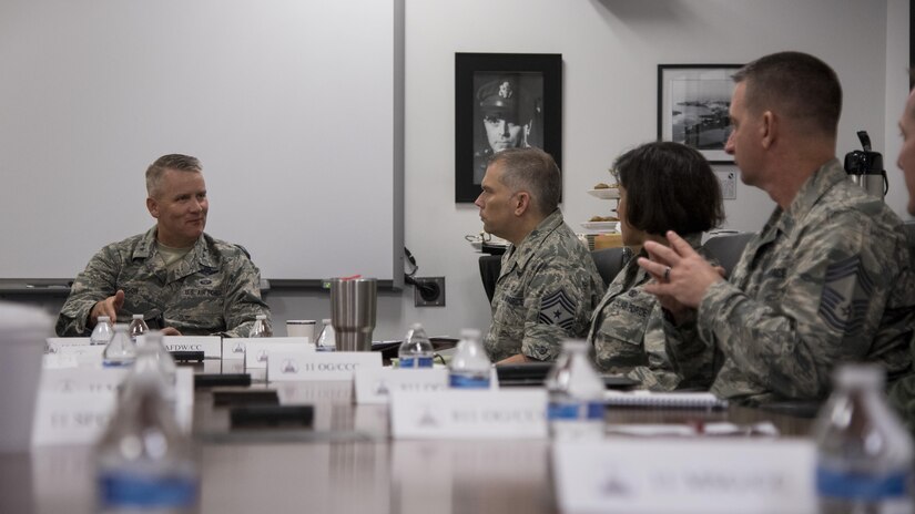 Maj. Gen. Jacobson & base leadership meet