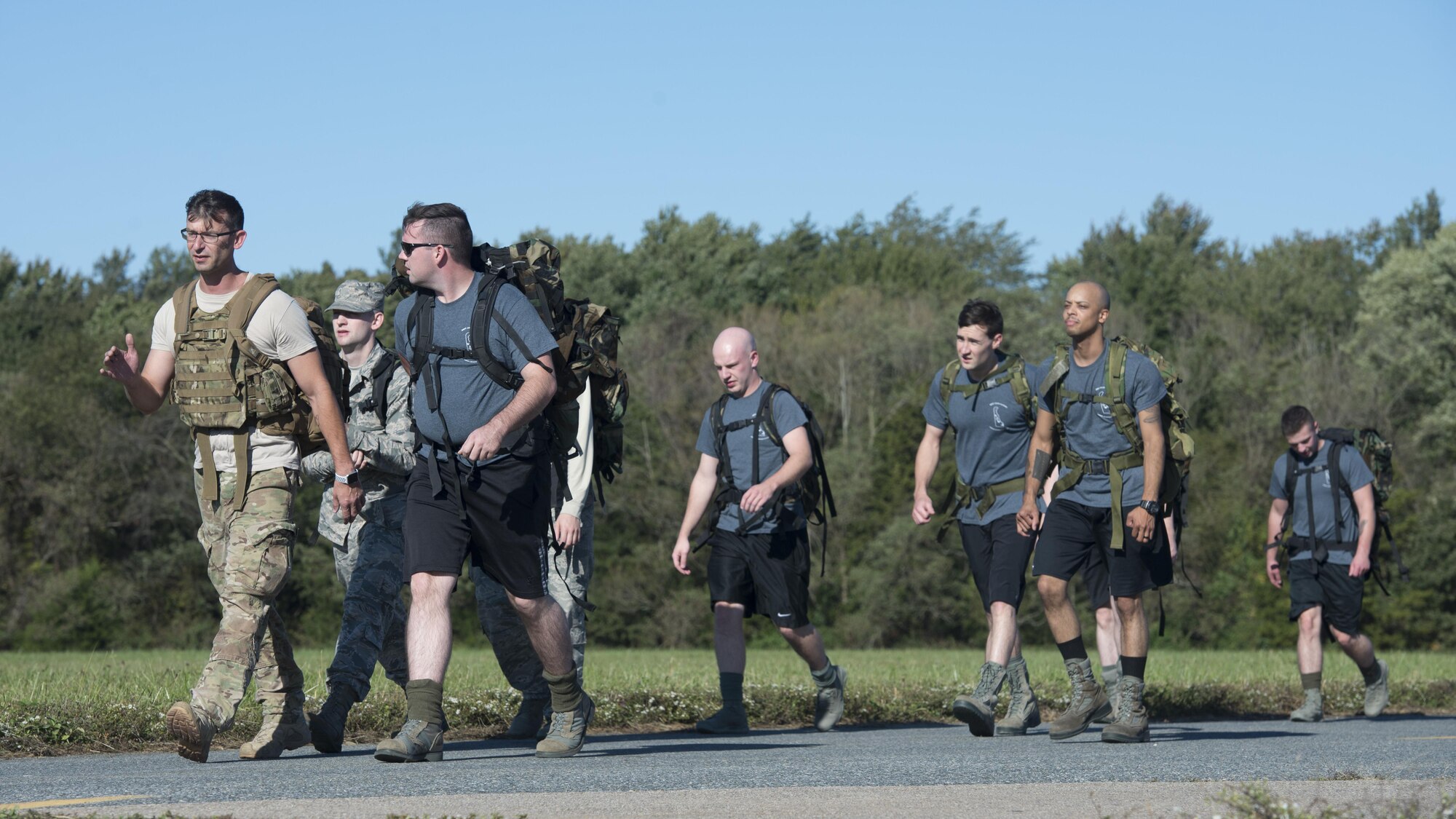 ALS class rucks on