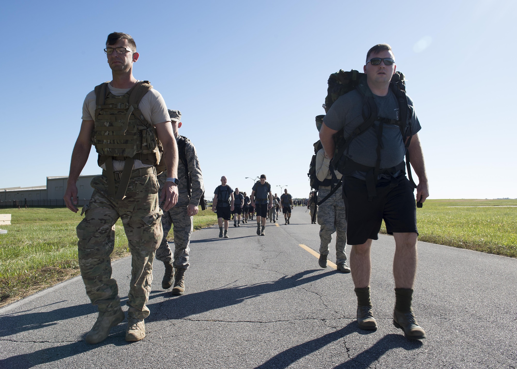 ALS class rucks on