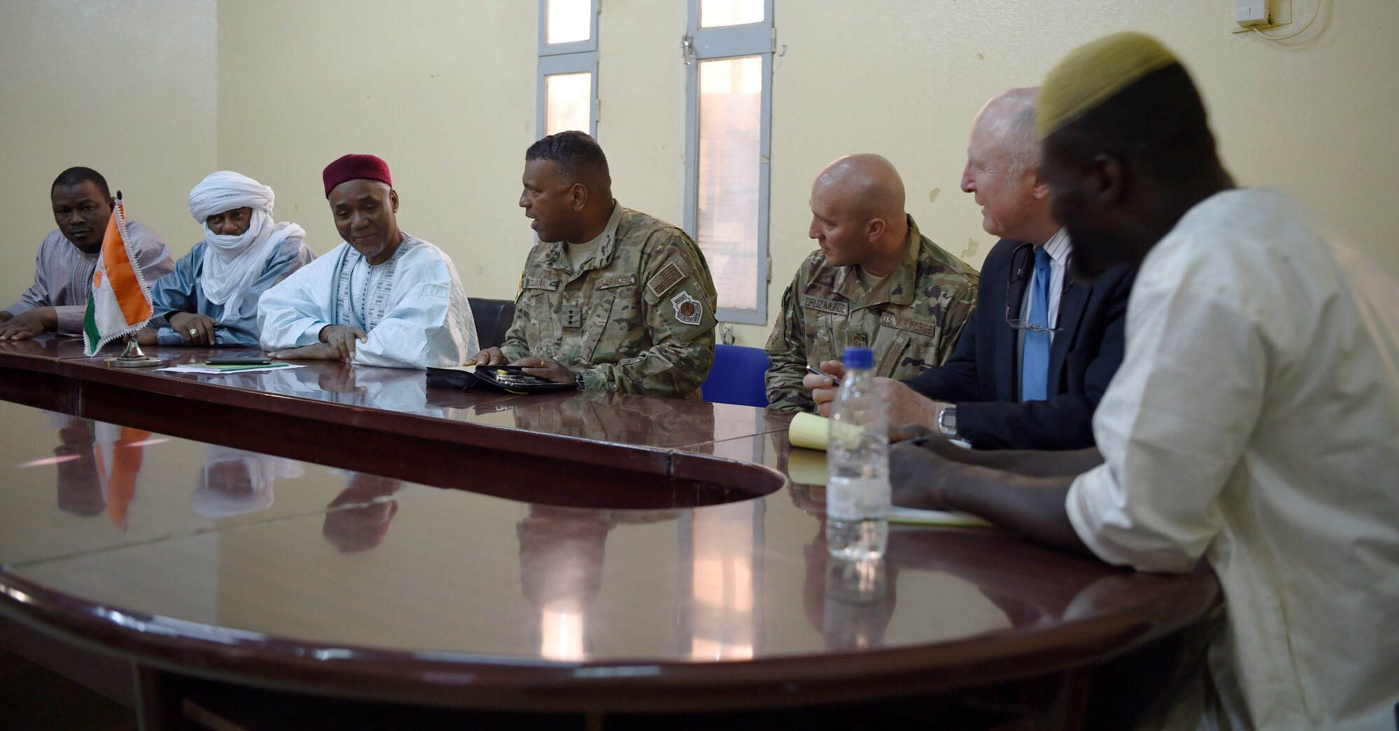 3 AF commander and command chief meet with Agadez leadership