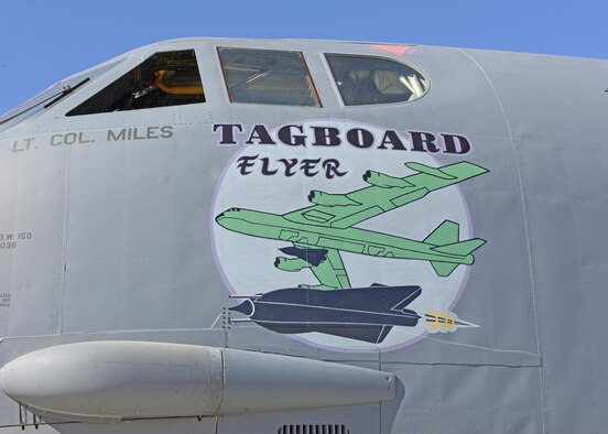 Nose art pays tribute to B-52's top secret past > Dyess Air Force