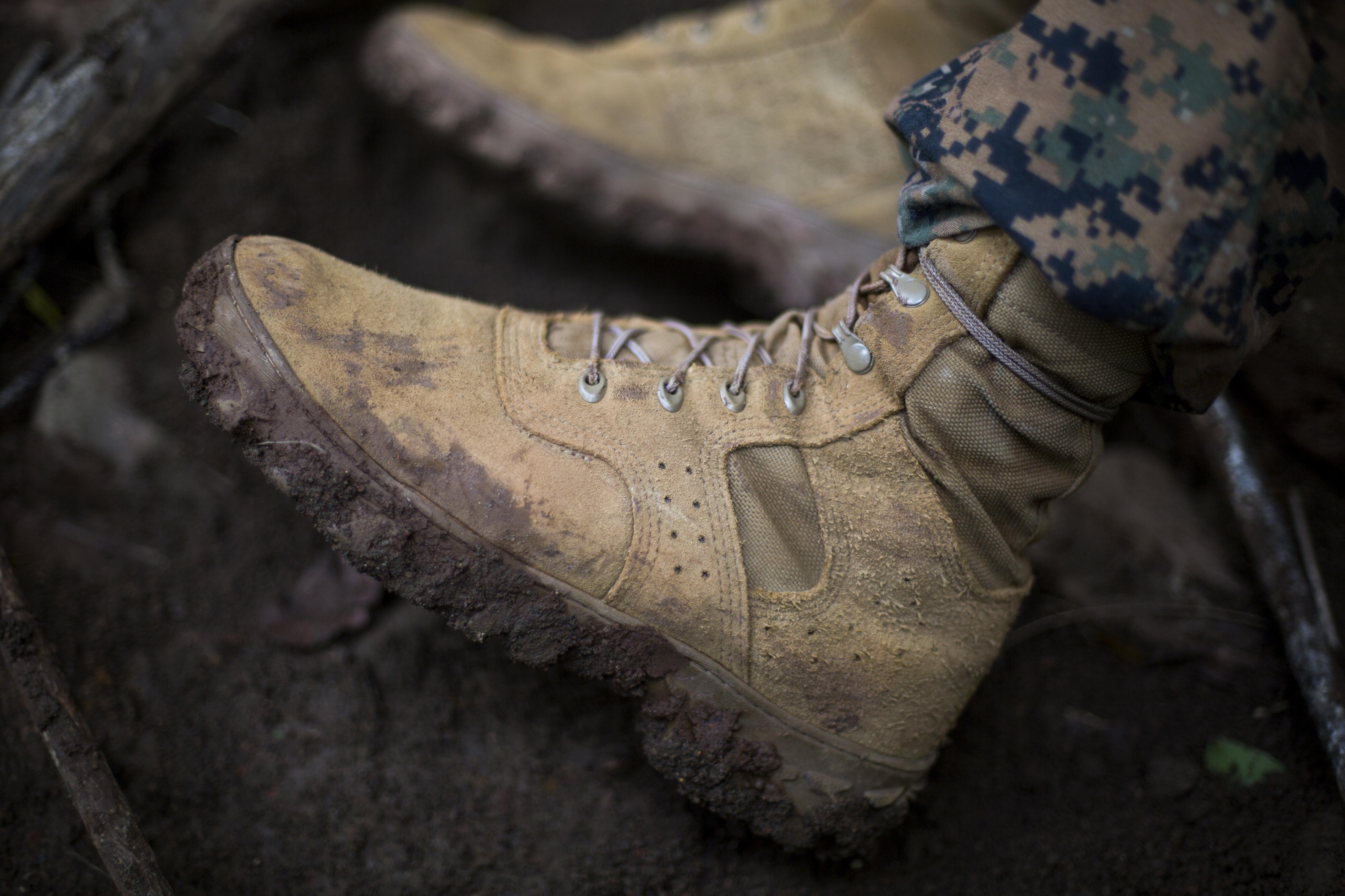 Corps reaches final stages of tropical boots, uniform testing > Defense ...