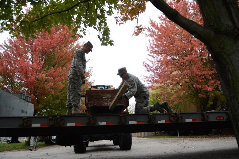 A monument dedicated to the farm youth of Wisconsin who have served their country in the defense of freedom, found a new resting place with help from the Airmen of the 115th Fighter Wing Civil Engineering Squadron and Urban Search and Rescue team based out of Truax Field, Madison, Wisconsin. The 18 Airmen invested approximately 60-75 hours into the movement Oct. 14, with many more hours invested behind the scenes with planning and coordination between the 115th FW’s CES, Fire and Emergency Services Flight, and USAR team along with the Wisconsin Department of Agriculture, Trade and Consumer Protection, and Wisconsin Department of Administration – Bureau of Real Estate Management.