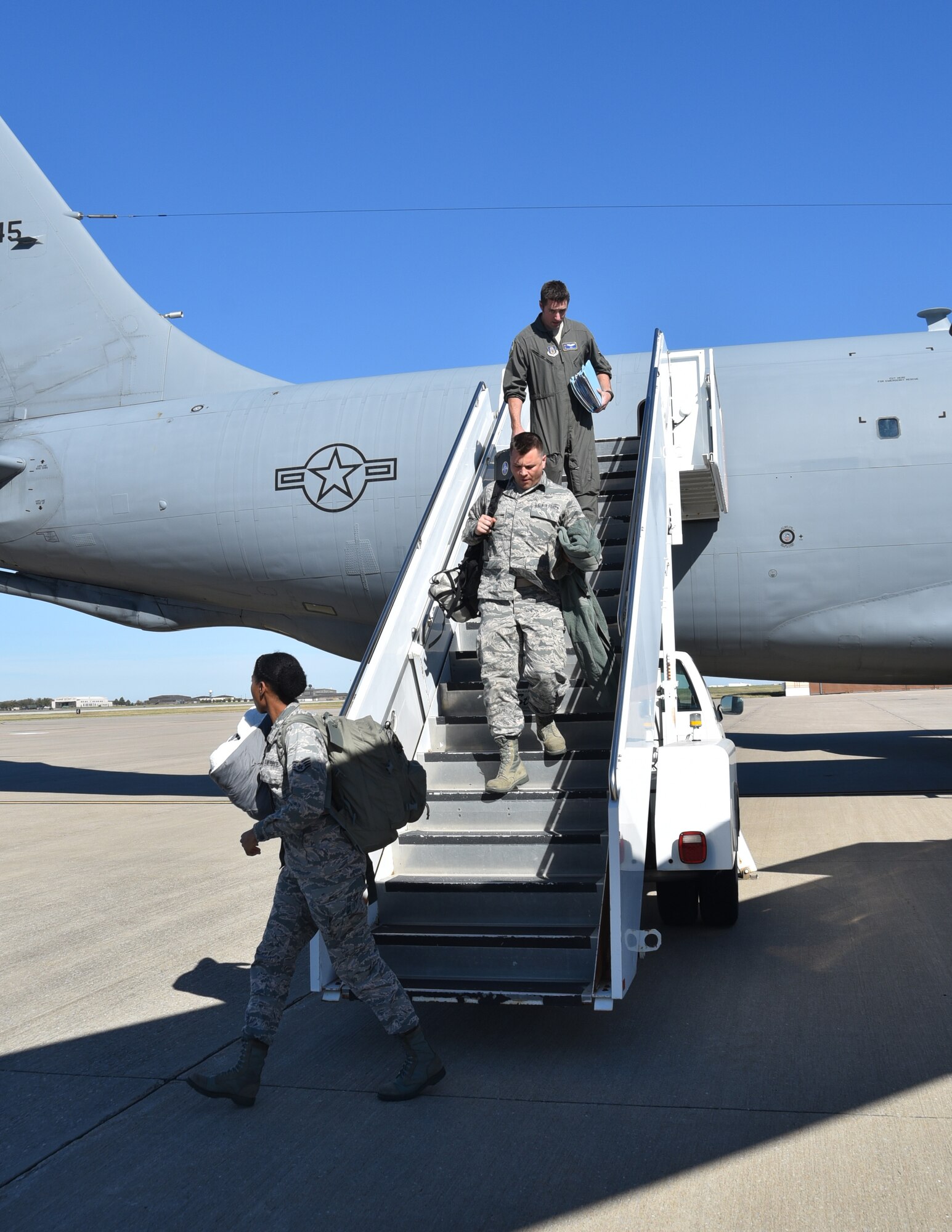 Six members of the 931st Operations Group returned from a deployment to Incirlik Air Base, Turkey, Oct. 26, 2017, McConnell Air Force Base, Kan.  The Airmen deployed in support of Operation Inherent Resolve.