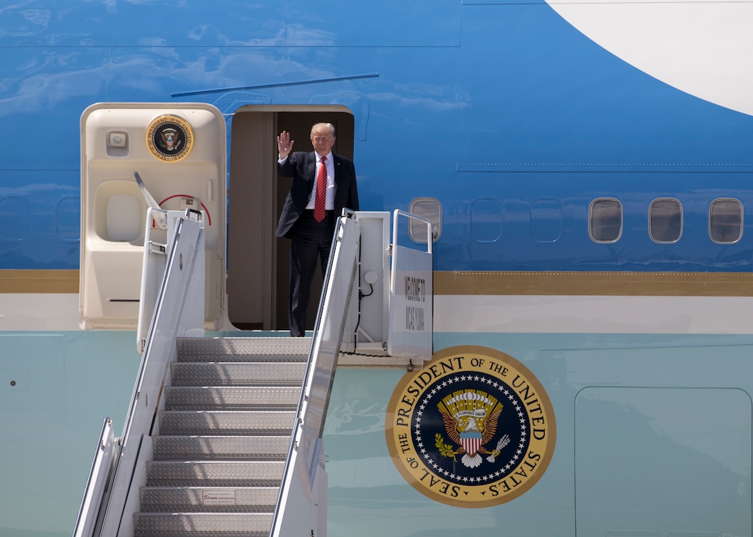 U.S. President Donald J. Trump waves to the troops and their family members at Marine Corps Air Station Yuma (MCAS) Ariz., Aug. 22, 2017. President Trump visited MCAS Yuma to meet and greet Marines, Sailors and their families on station. (U.S. Marine Corps photo by Lance Cpl. Joel Soriano)
