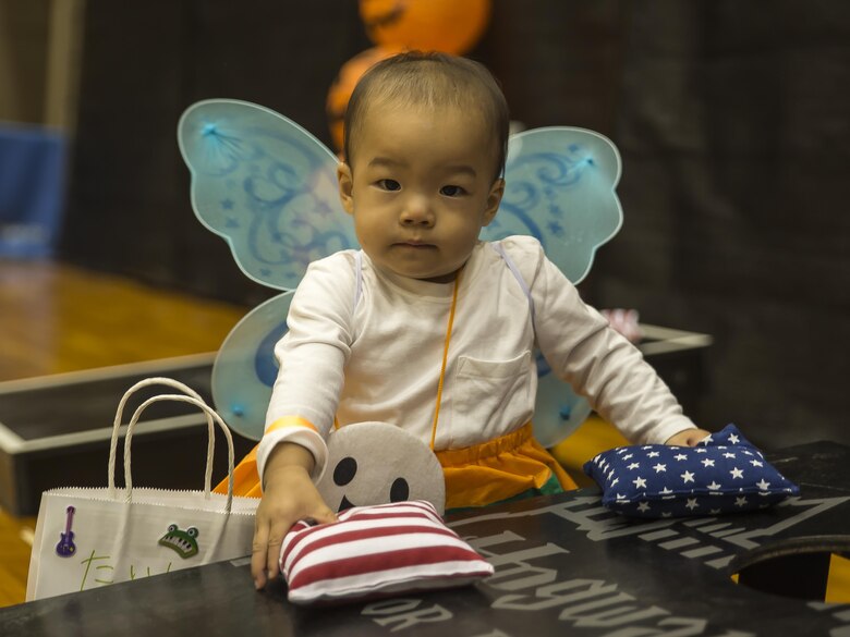 US, Japanese locals gather for Halloween Carnival