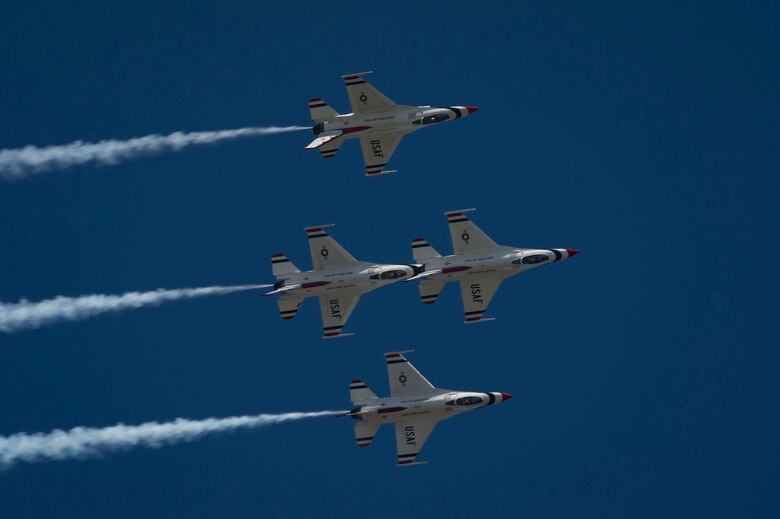 The U.S. Air Force Thunderbirds Flight Demonstration Team performs during the Thunder Over South Georgia Air Show, Oct. 29, 2017, at Moody Air Force Base, Ga. The air show attracted approximately 20,000 people from across the globe to the base over the weekend during the free, two day event. (U.S. Air Force photo by Senior Airman Greg Nash)