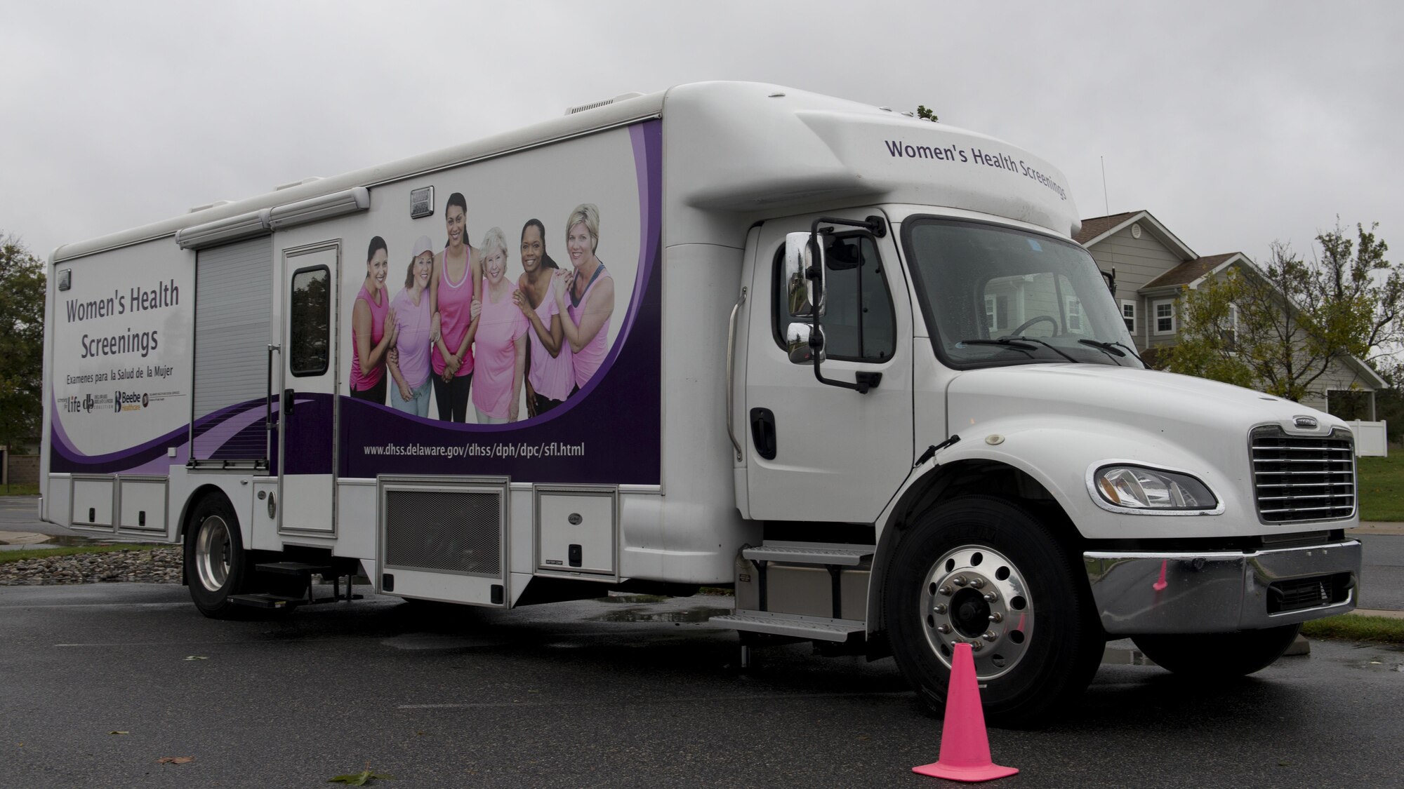 The Delaware Breast Cancer Coalition Women’s Health Screenings Van provides services during the Dover Goes Pink For You event Oct. 24, 2017, at Dover Air Force Base, Del. The van’s visit was in conjunction with the Dover Goes Pink For You event .  (U.S. Air Force photo by Senior Airman Zachary Cacicia)