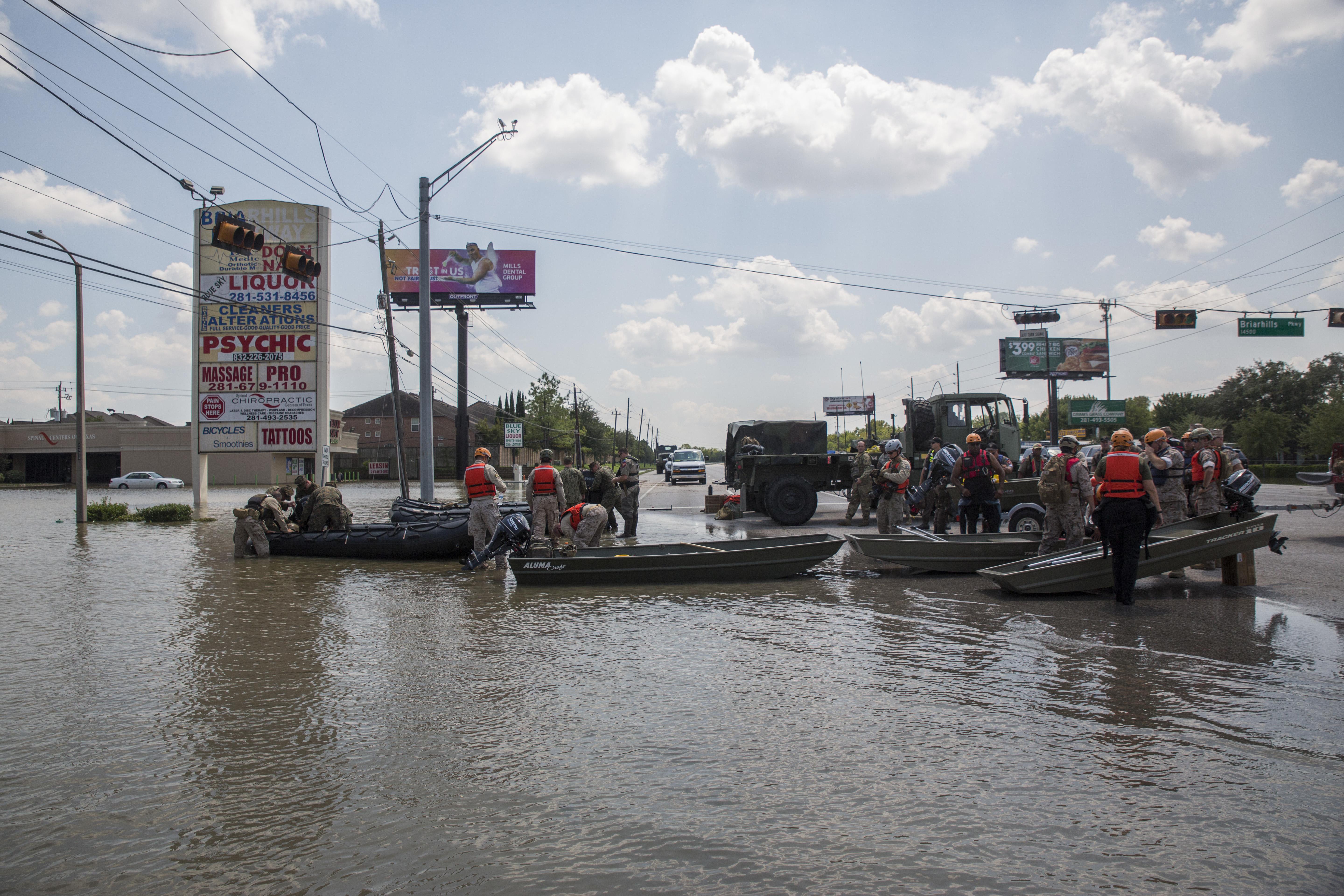 4th Reconnaissance Marines Support Rescue Efforts In Wake Of