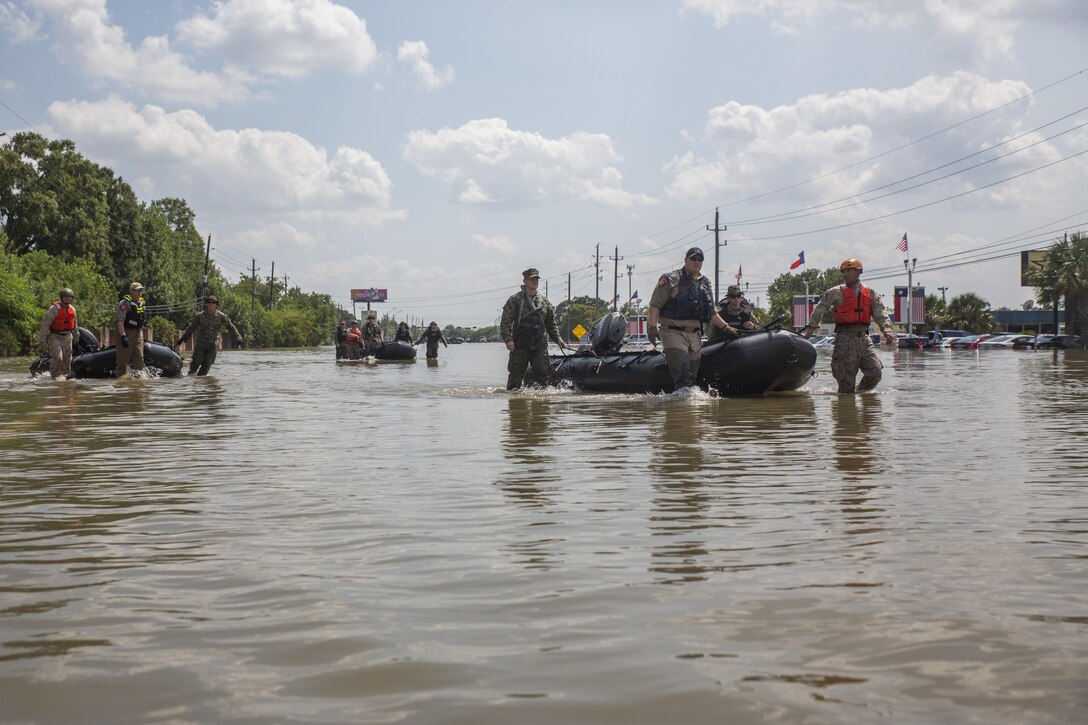 4th Reconnaissance Marines support rescue efforts in wake of Hurricane Harvey