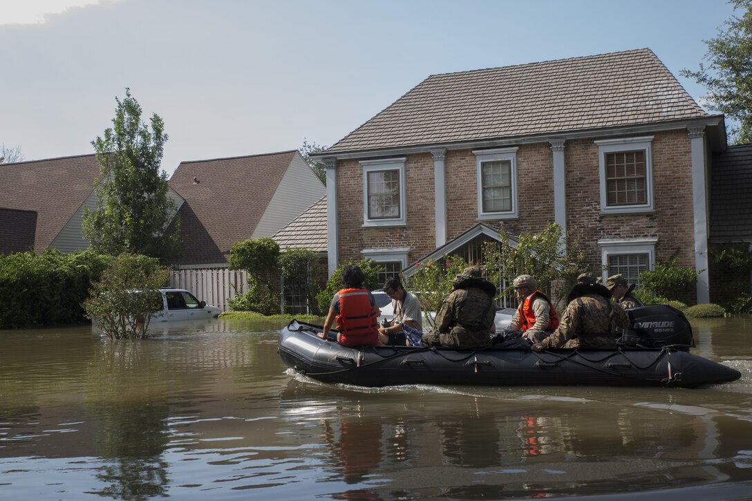 4th Reconnaissance Marines support rescue efforts in wake of Hurricane Harvey