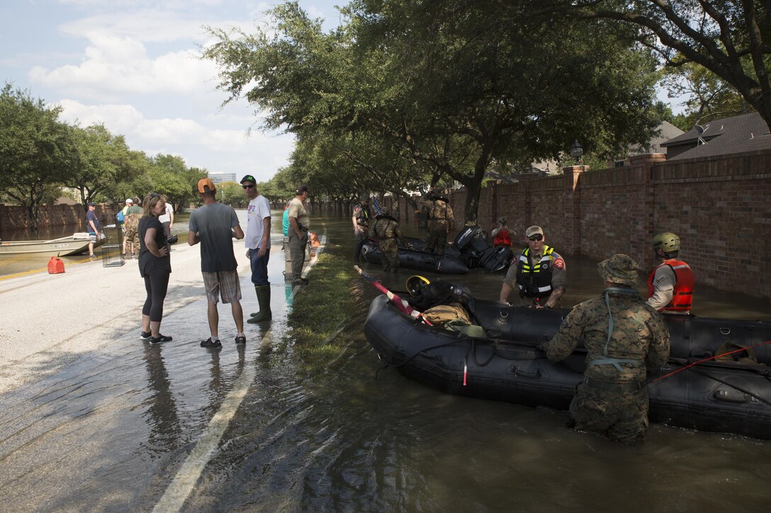 4th Reconnaissance Marines support rescue efforts in wake of Hurricane Harvey