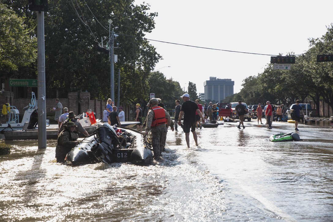 4th Reconnaissance Marines support rescue efforts in wake of Hurricane Harvey