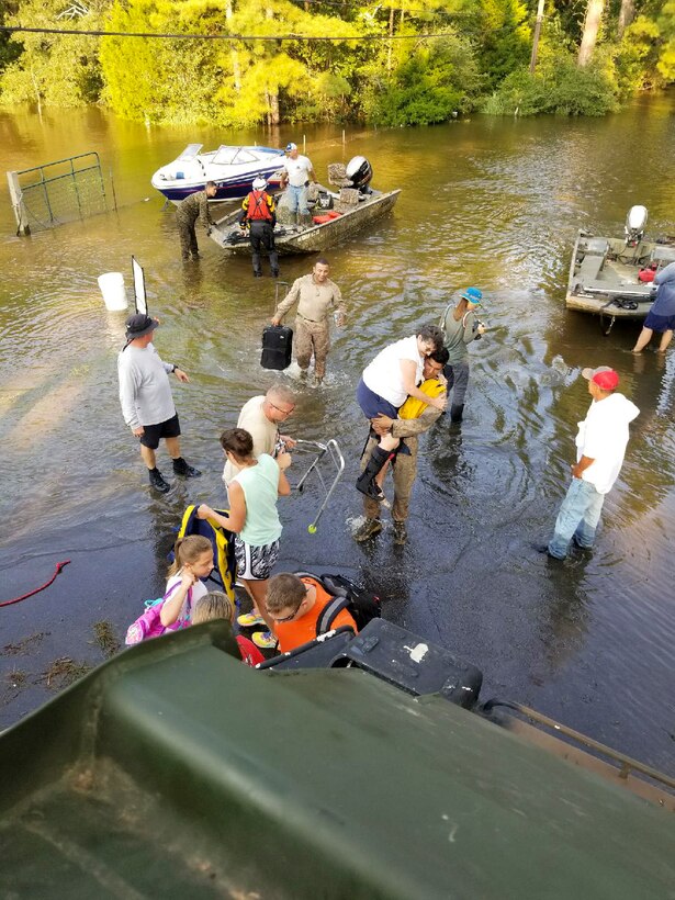 4th Assault Amphibian Marines support rescue efforts in wake of Hurricane Harvey