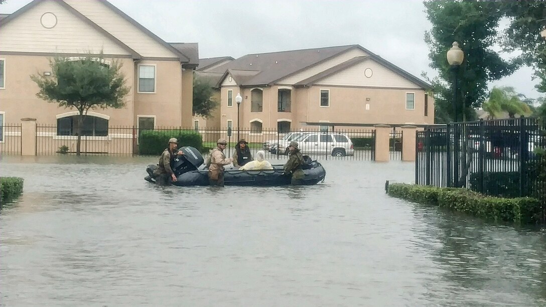 4th Reconnaissance Marines support rescue efforts in wake of Hurricane Harvey
