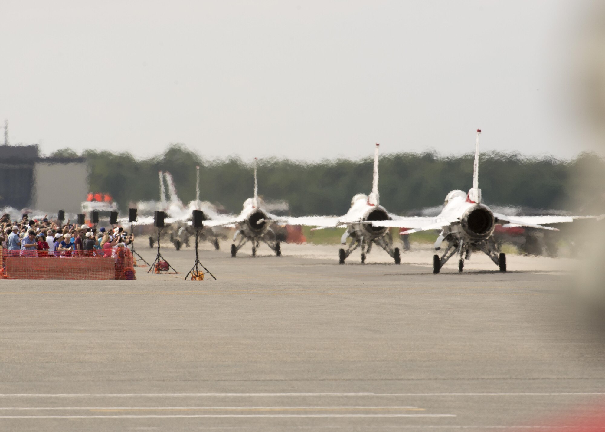 The Thunderbirds taxi to the end of the runway during the 2017 Thunder Over Dover Open House Aug. 27, 2017, on Dover Air Force Base, Del. The Thunderbirds are the Air Force’s premier aerial demonstration team, led by Lt. Col. Jason Heard, commander/leader of the U.S. Air Force Air Demonstration Squadron and pilot of the No. 1 jet. (U.S. Air Force photo by Staff Sgt. Jared Duhon)