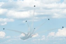 The United States Air Force Thunderbirds perform the final maneuver of their routine during the Thunder Over Dover Open House and Airshow Aug. 25, 2017, at Dover Air Force Base, Del. The open house was a free, two-day event that featured more than 20 aerial demonstrations, static aircraft displays, and other events. (U.S. Air Force photo by Mauricio Campino)