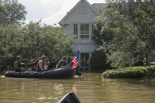 4th Reconnaissance Marines support rescue efforts in wake of Hurricane Harvey