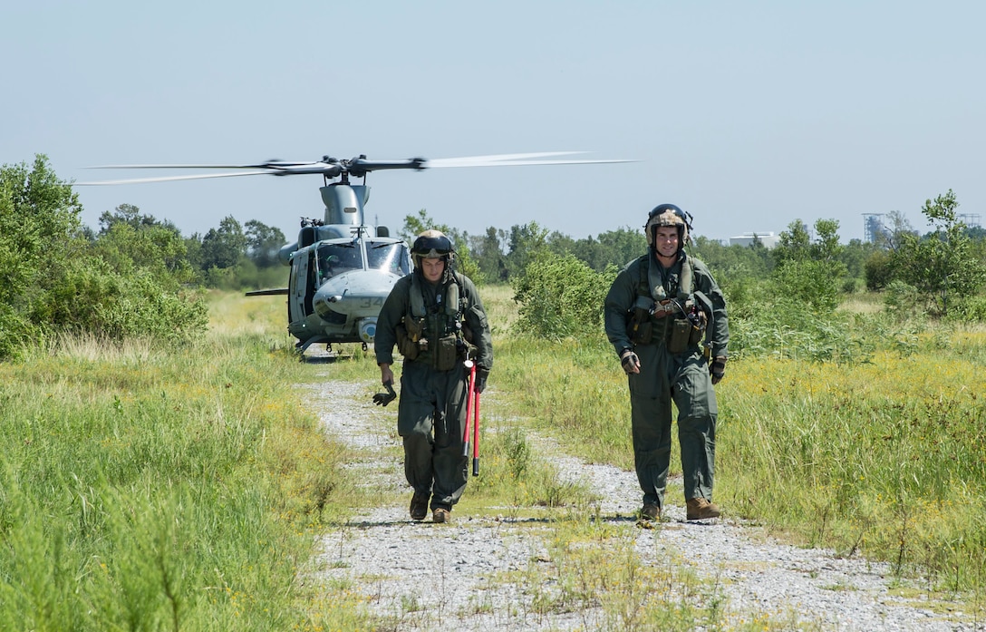 Marines with Marine Forces Reserve help out victims of Hurricane Harvey