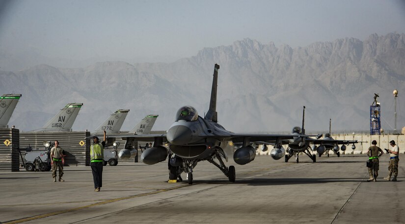 Bagram Airfield Receives Additional F 16s Us Air Forces Central News 