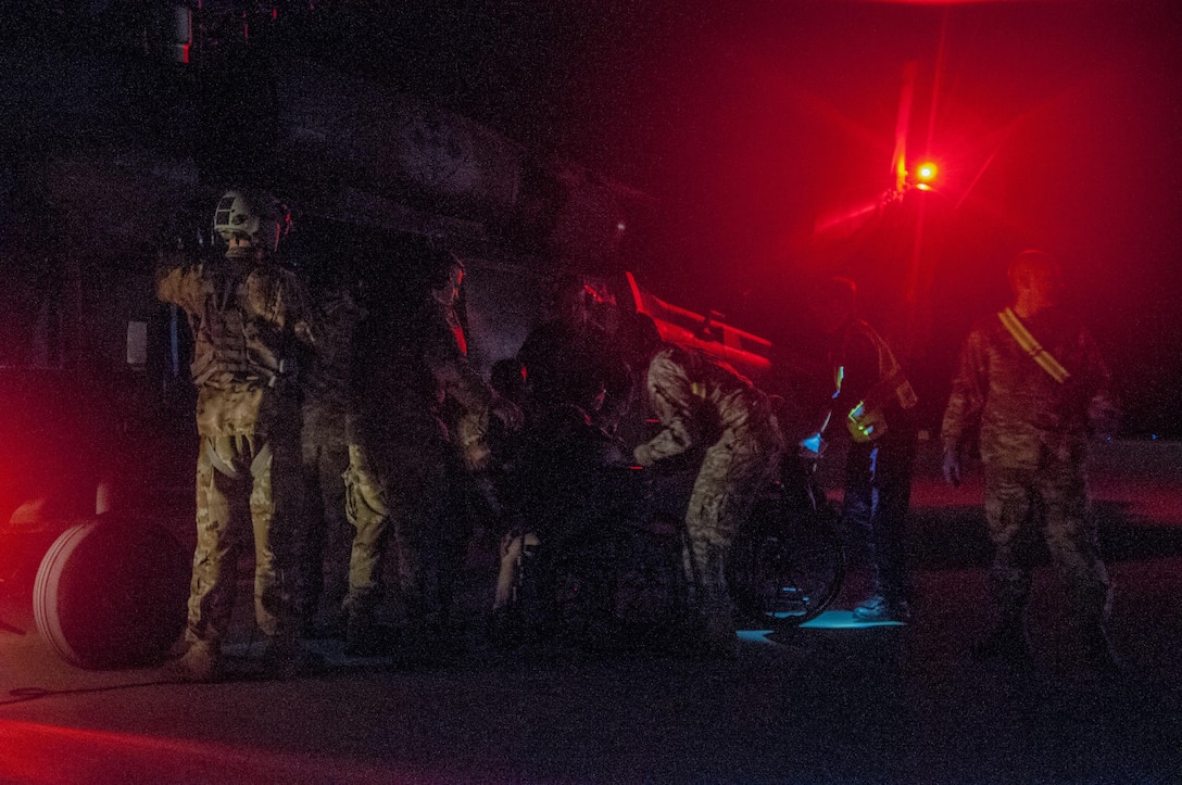 U.S. Army Reserve aviators respond to Hurricane Harvey