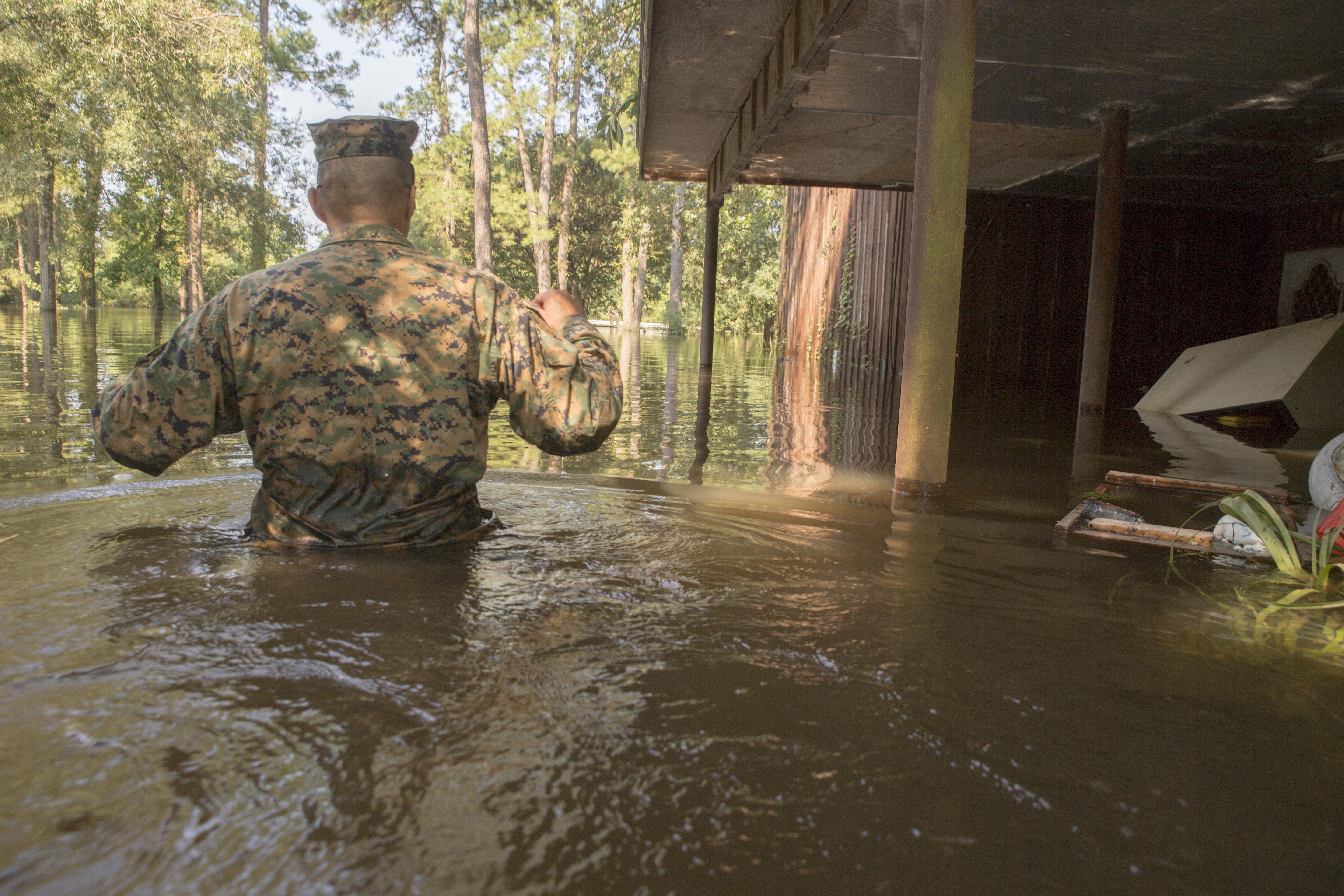 4th Reconnaissance Marines support rescue efforts in wake of Hurricane