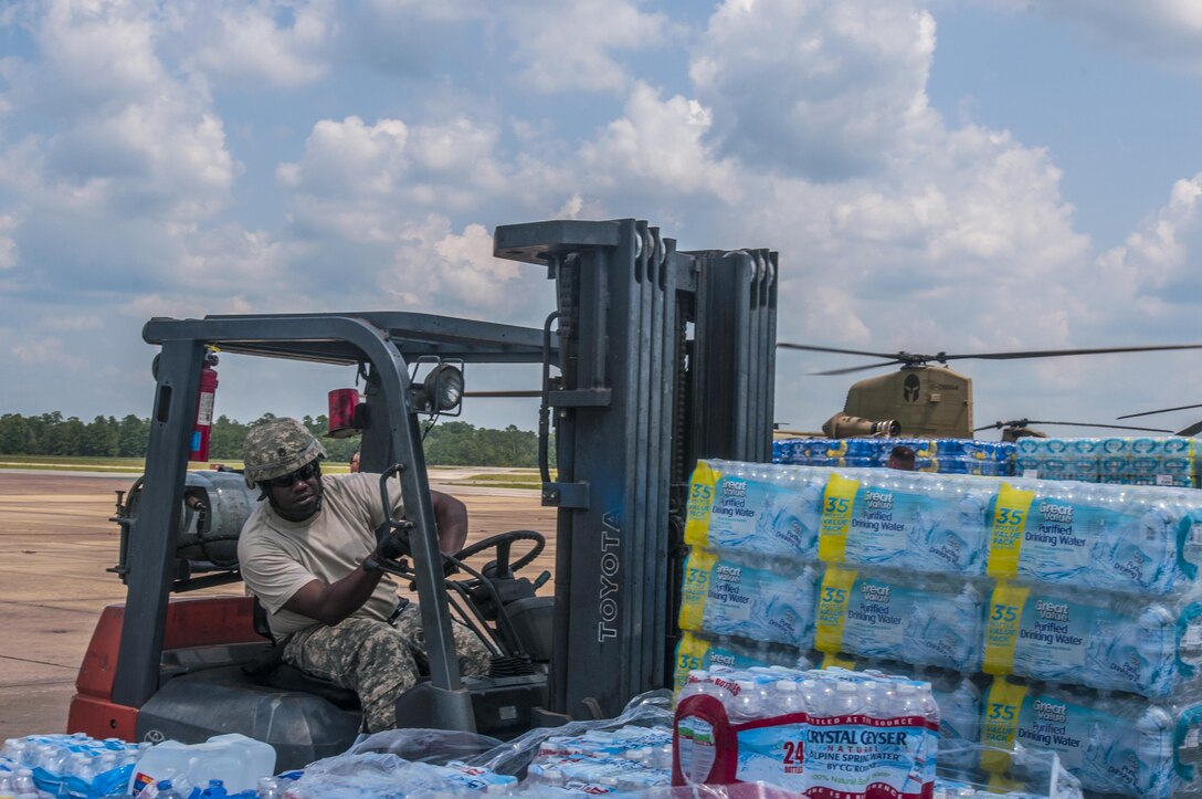 U.S. Army Reserve aviators transport anonymous water donation