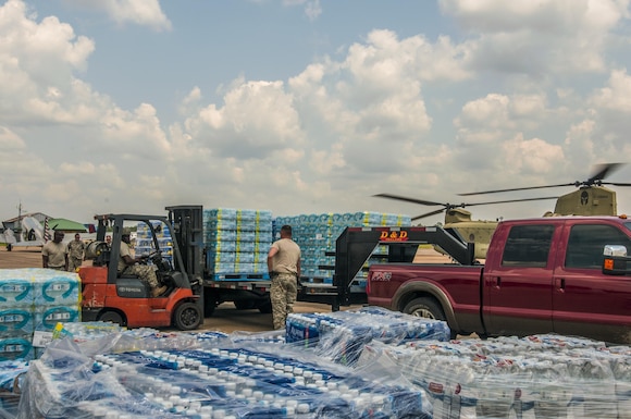 U.S. Army Reserve aviators transport anonymous water donation