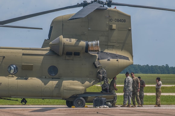 U.S. Army Reserve aviators transport anonymous water donation