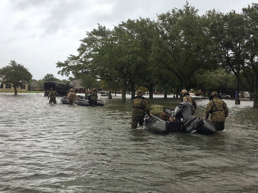 4th Reconnaissance Marines support rescue efforts in wake of Hurricane Harvey