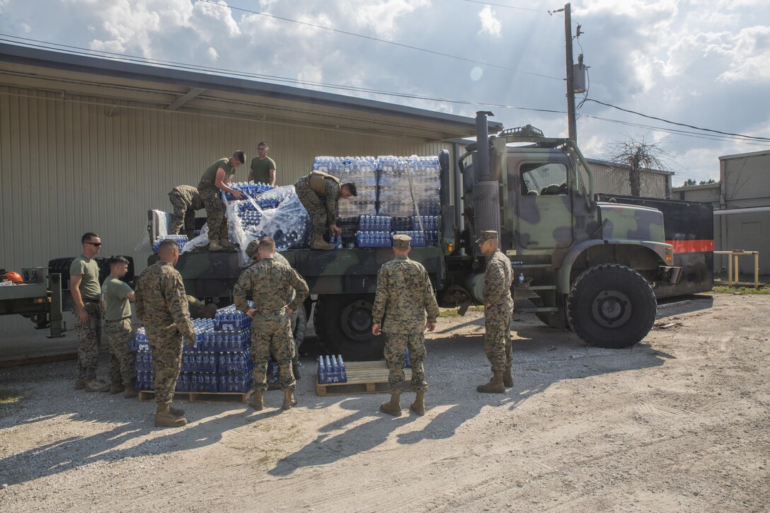 14th Marines and MWSS-473 transport supplies to Hurricane relief efforts