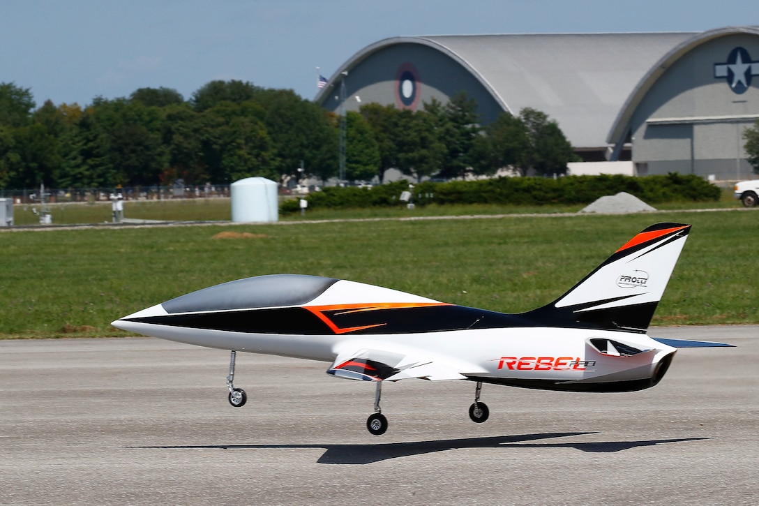 Giant Scale RadioControlled (RC) Model Aircraft Air Show