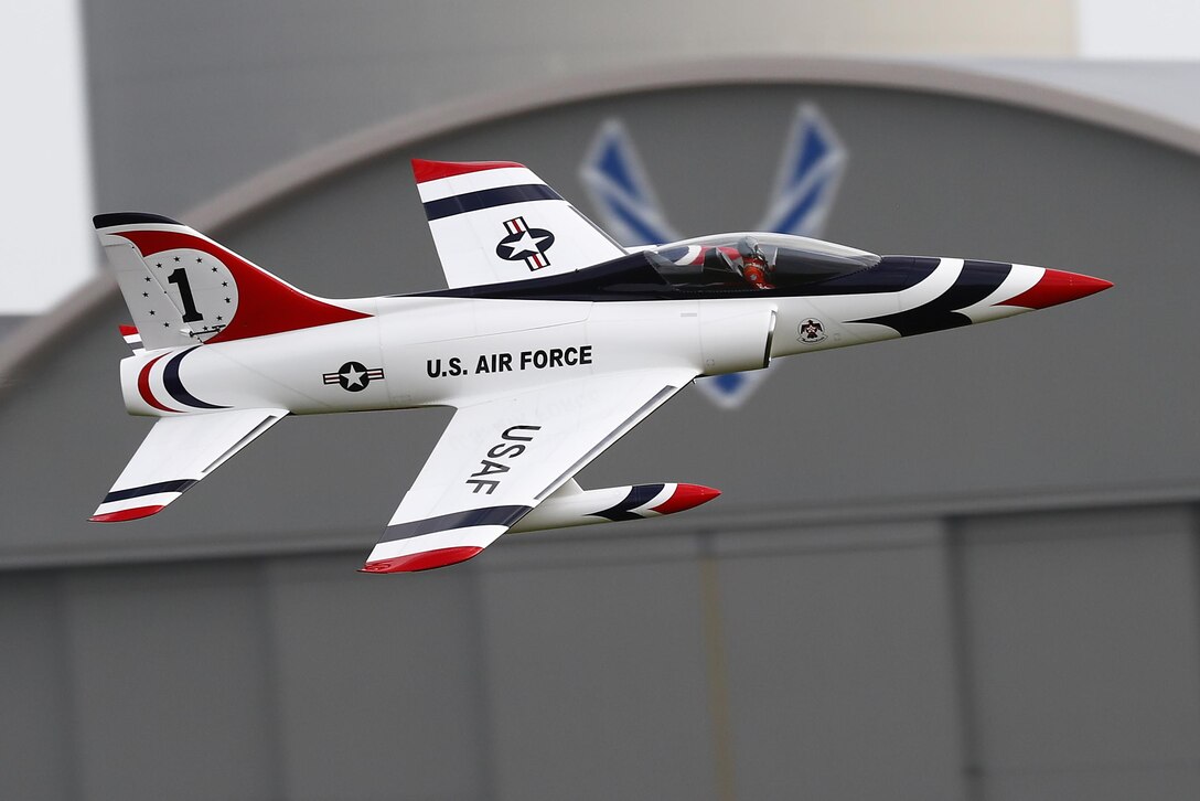 Giant Scale RadioControlled (RC) Model Aircraft Air Show