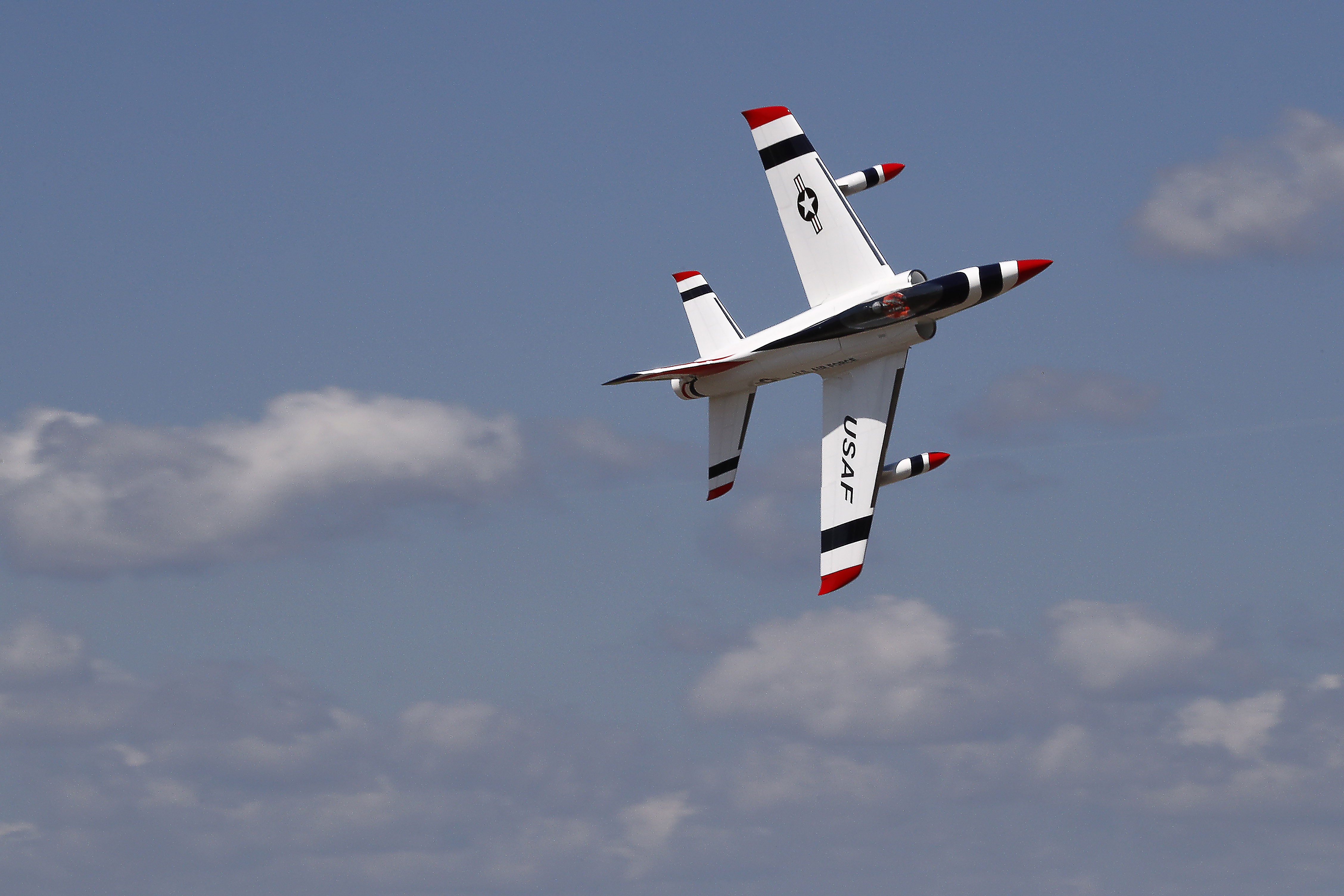 gas powered radio controlled airplanes