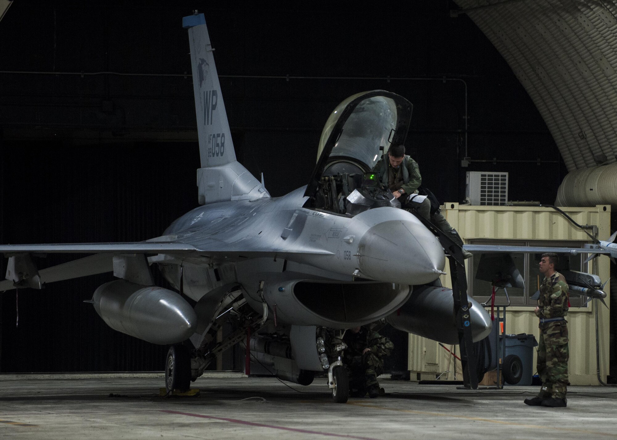 U.S. Air Force Airmen perform pre-flight inspections on an F-16 Fighting Falcon at Kunsan Air Base, Republic of Korea, Aug. 23, 2017. Airmen assigned to the 8th Fighter Wing participated in Beverly Pack 17-3, a five-day, regularly-scheduled operational readiness exercise, which tested the base’s ability to respond to various scenarios in a contingency environment. (U.S. Air Force photo by Staff Sgt. Victoria H. Taylor/Released)