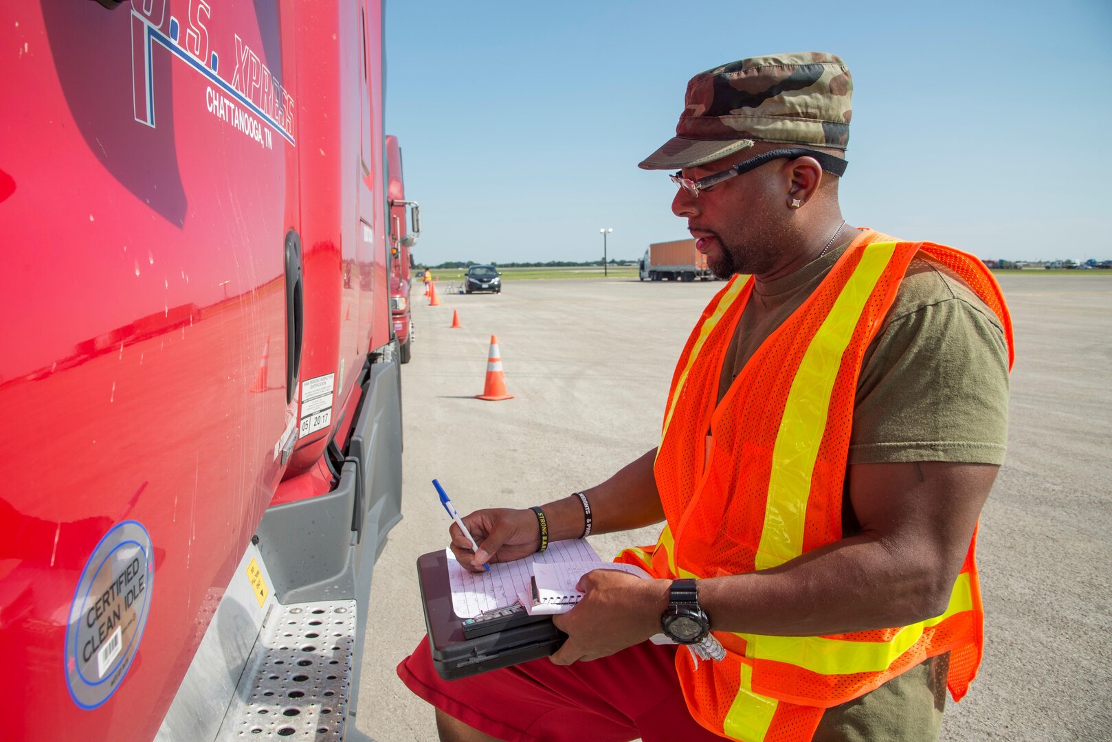 DLA Distribution Expeditionary lends support to FEMA Hurricane Harvey relief
