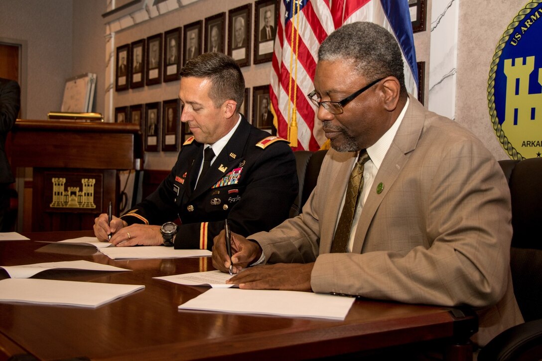 VICKSBURG, MISS… The U.S. Army Corps of Engineers’ Vicksburg District entered into a Partnership Project Agreement with Mississippi Valley State University, in Leflore County.  The signing for the Water and Sewer Compliance Project (Section 592 Program) was held at the District Headquarters Building, on August 30, 2017.