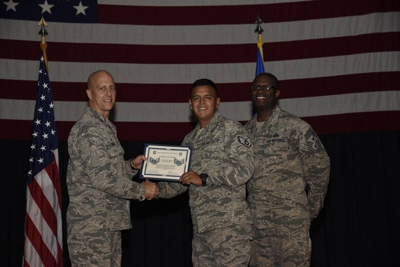 Airman receives certificate