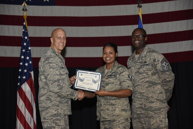 Airman receives certificate