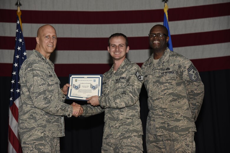 Airman receives certificate