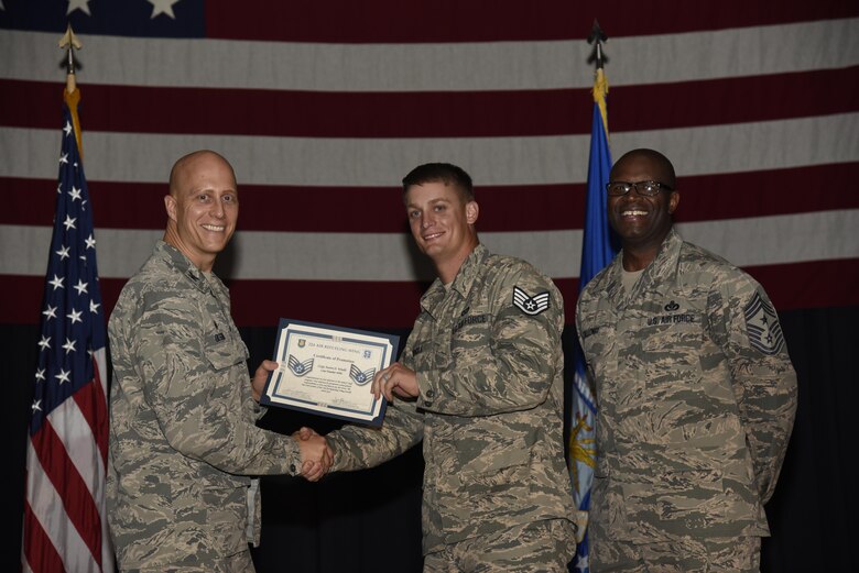 Airman receives certificate