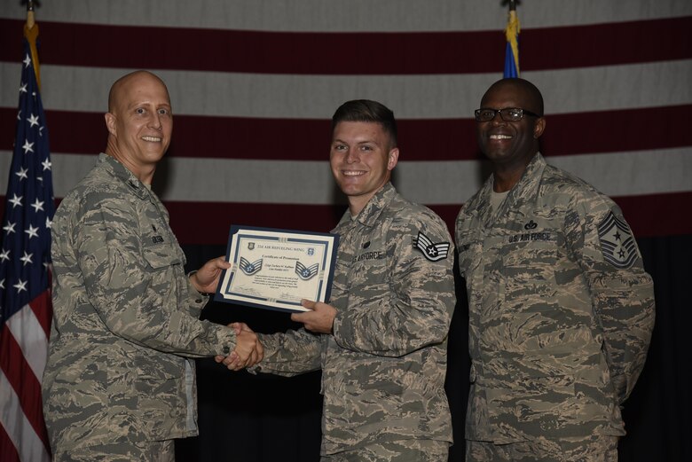 Airman receives certificate