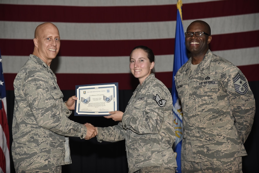 Airman receives certificate