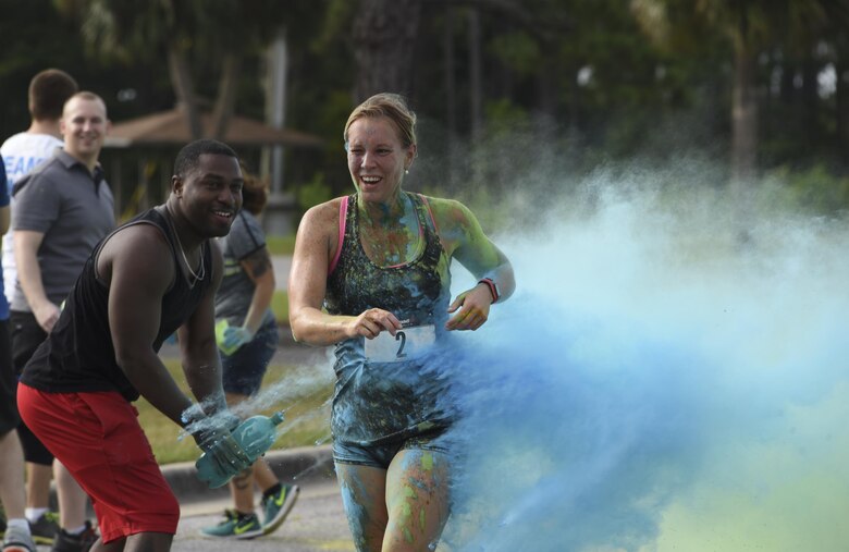 – In a multi-tiered effort to raise esprit de corps, community outreach, and raise money for the 2017 Tyndall Air Force Ball, Tyndall hosted its second annual 5K color run/walk Aug. 26, 2017.
The event allowed approximately 100 participants from Tyndall and the surrounding area to enjoy a fun run with their friends and family.