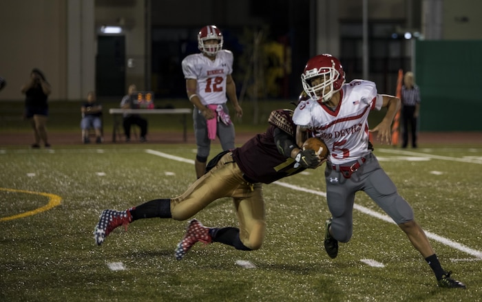 Samurai kick off first football game under Friday Night Lights