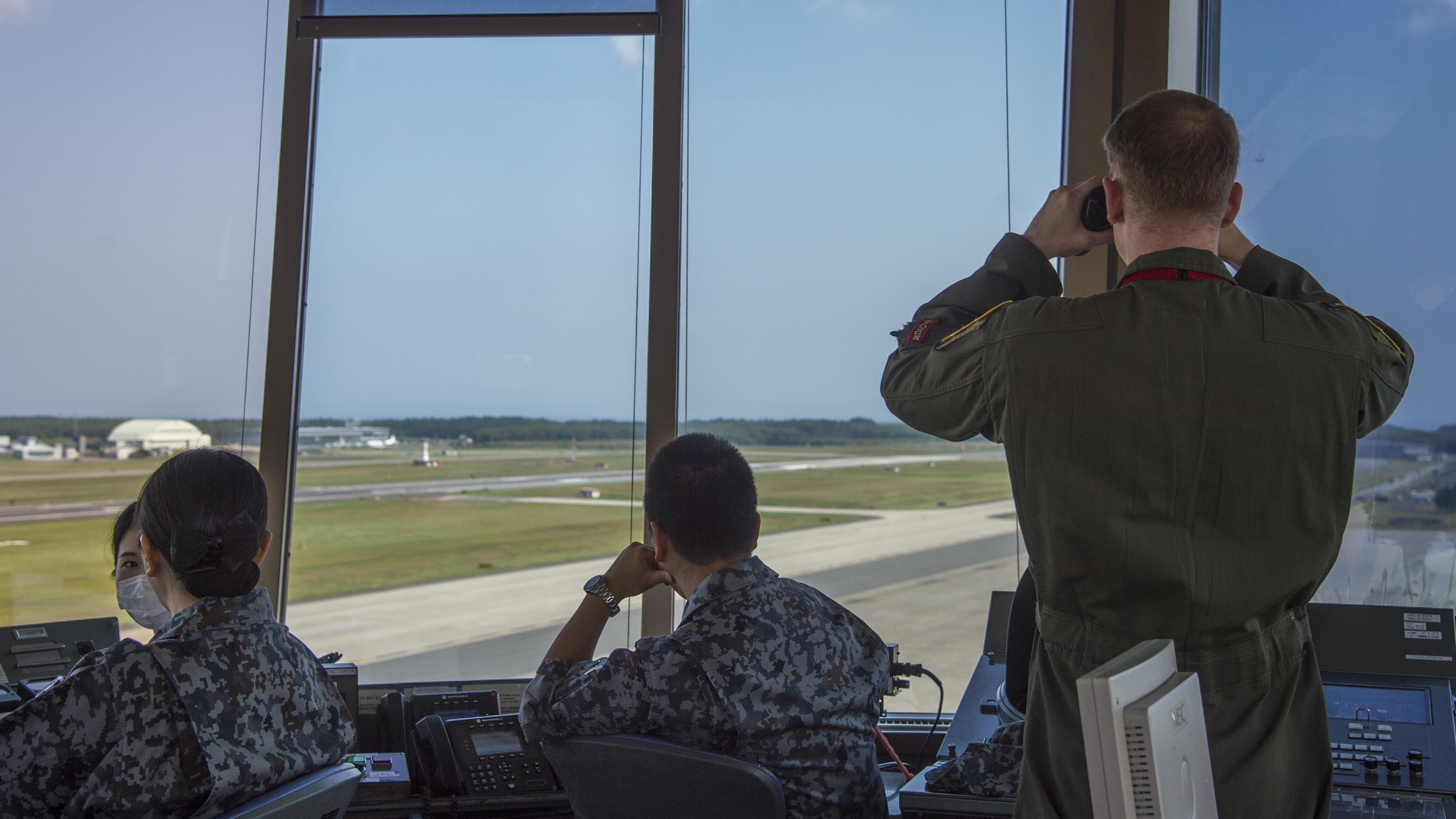 Misawa Airmen's skyward view demonstrate teamwork with Japan Air